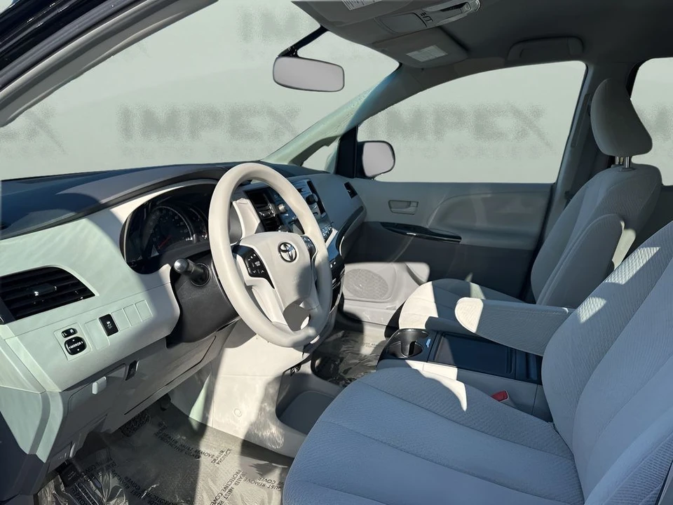 2014 Toyota Sienna 3rd Gen - Image 9 of 12
