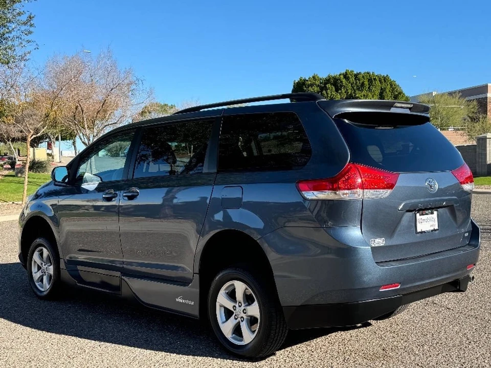 2014 Toyota Sienna 3rd Gen - Image 12 of 14
