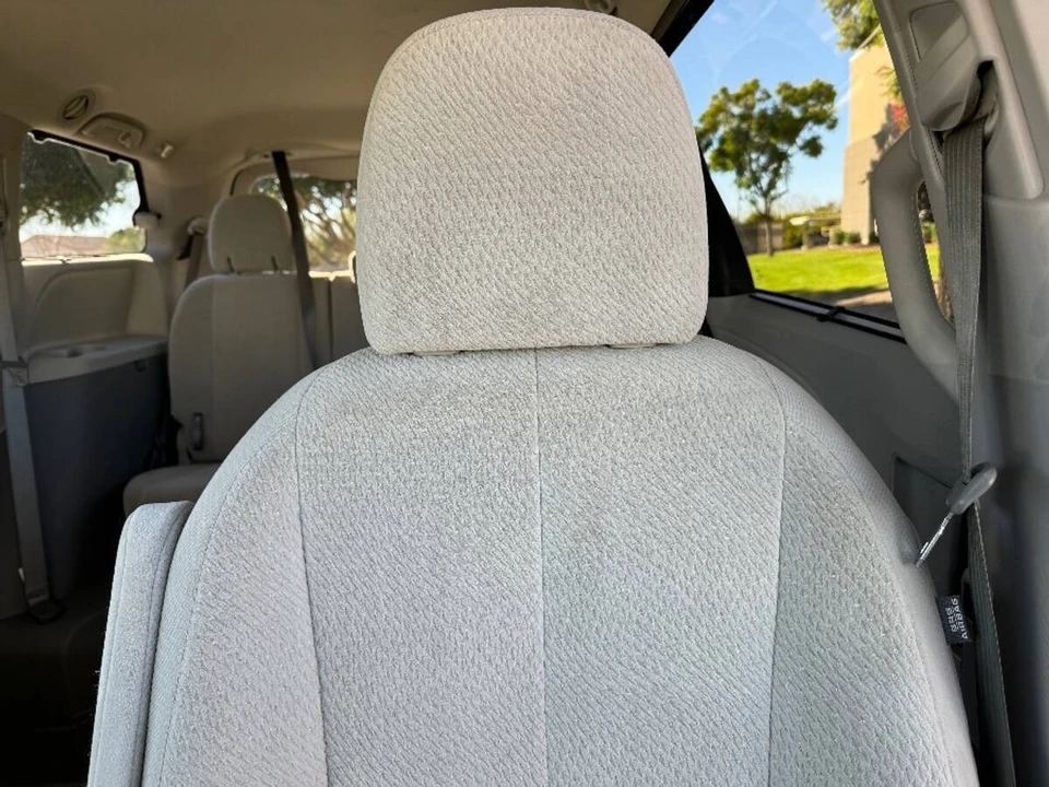 2014 Toyota Sienna 3rd Gen - Image 7 of 14