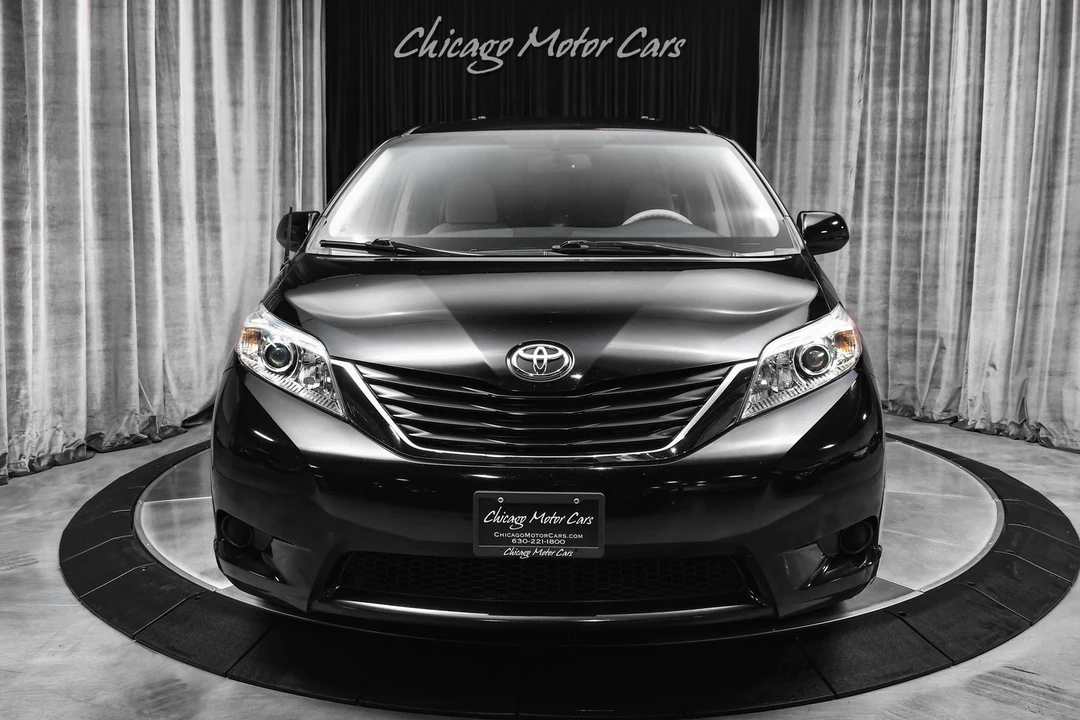 2014 Toyota Sienna 3rd Gen - Image 7 of 12