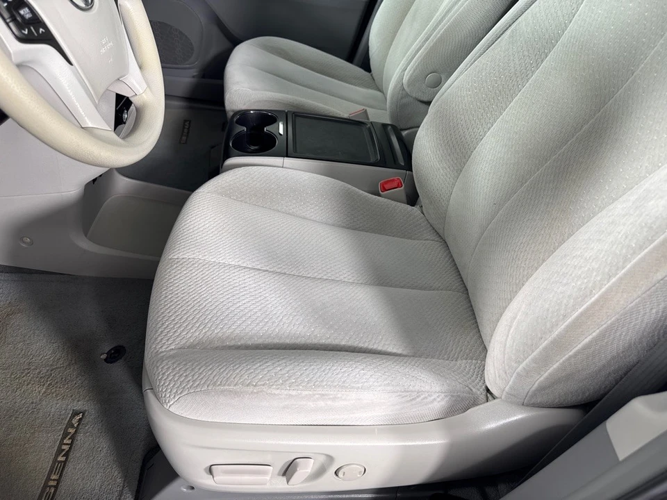 2014 Toyota Sienna 3rd Gen - Image 11 of 12