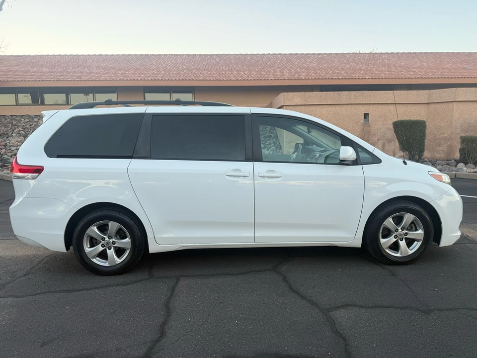 2014 Toyota Sienna 3rd Gen - Image 2 of 21