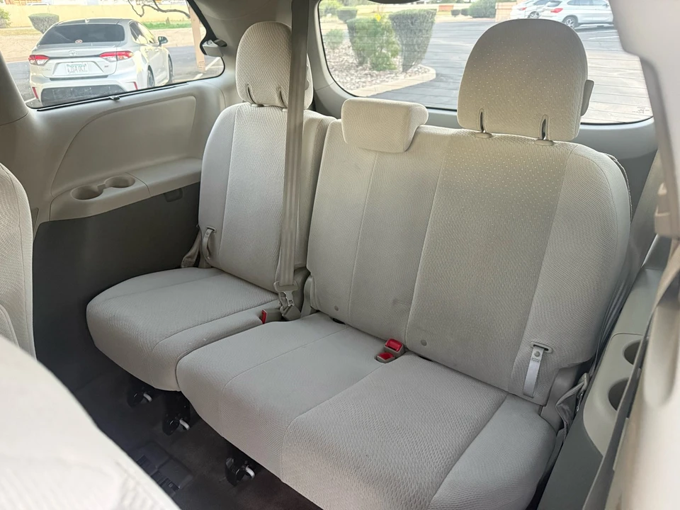 2014 Toyota Sienna 3rd Gen - Image 14 of 21