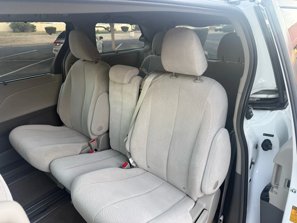 2014 Toyota Sienna 3rd Gen - Image 13 of 21