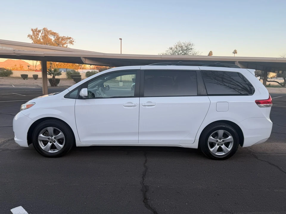 2014 Toyota Sienna 3rd Gen - Image 6 of 21