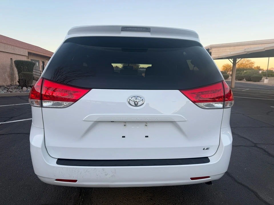 2014 Toyota Sienna 3rd Gen - Image 4 of 21