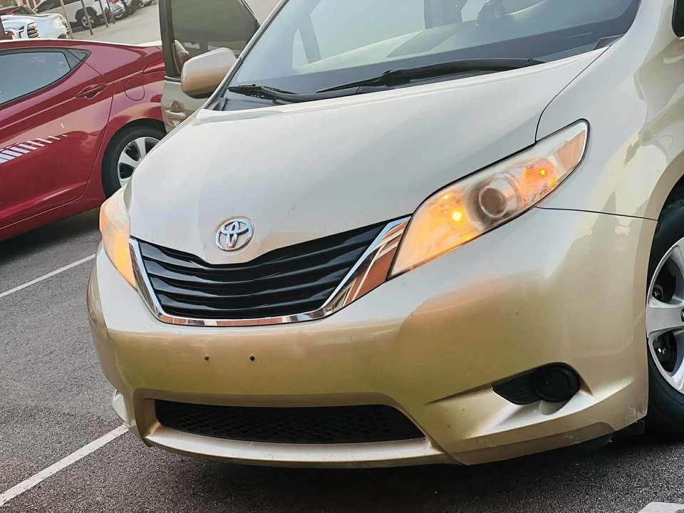 2014 Toyota Sienna 3rd Gen - Image 7 of 9