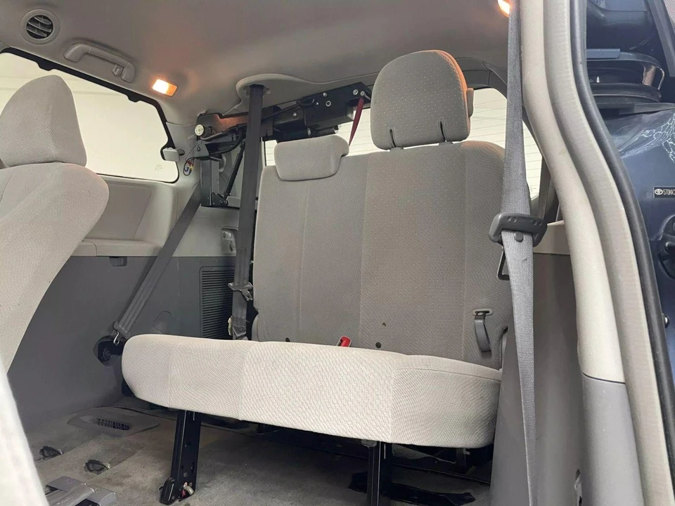 2014 Toyota Sienna 3rd Gen - Image 14 of 21