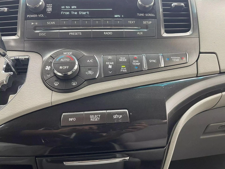 2014 Toyota Sienna 3rd Gen - Image 19 of 21