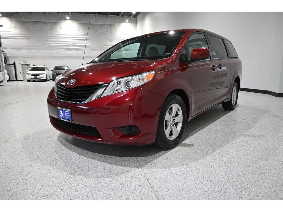 2014 Toyota Sienna 3rd Gen - Image 10 of 12