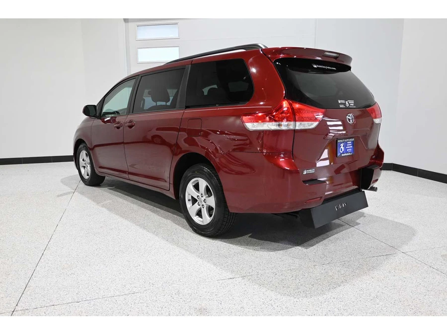 2014 Toyota Sienna 3rd Gen - Image 8 of 12