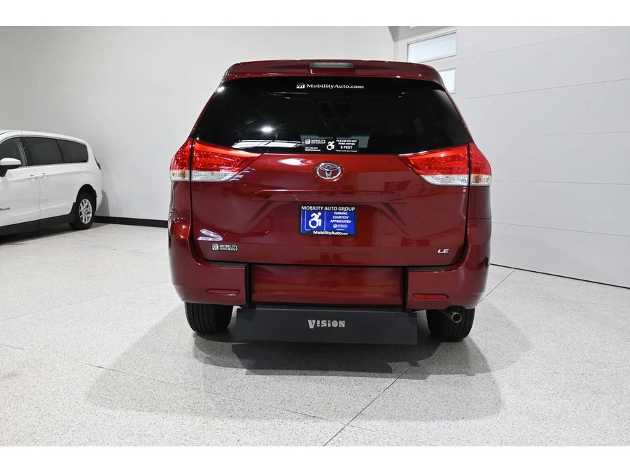 2014 Toyota Sienna 3rd Gen - Image 7 of 12