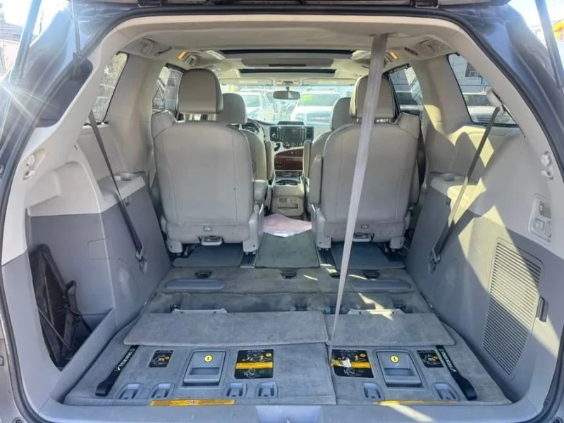 2014 Toyota Sienna 3rd Gen - Image 10 of 12
