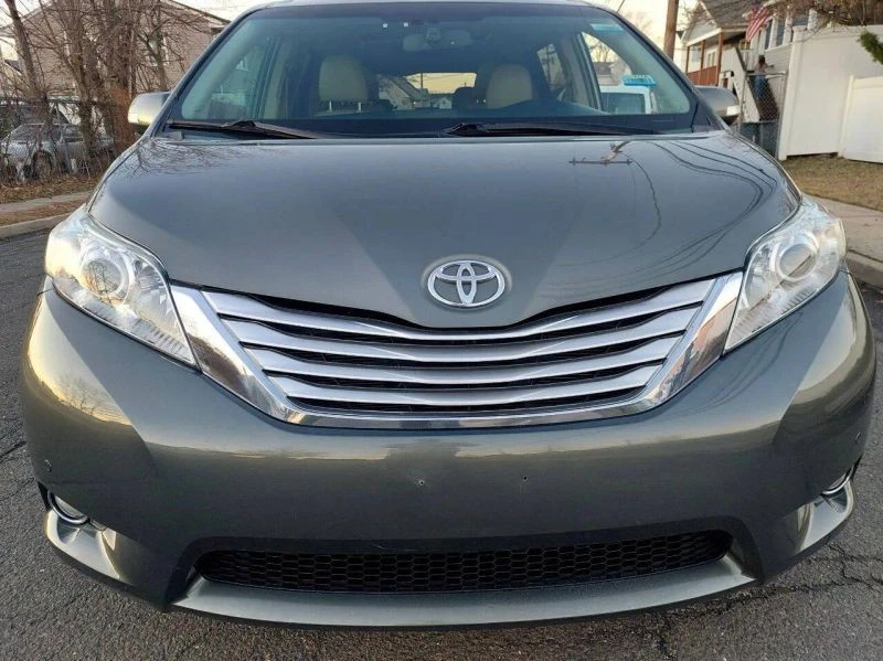 2014 Toyota Sienna 3rd Gen - Image 3 of 12