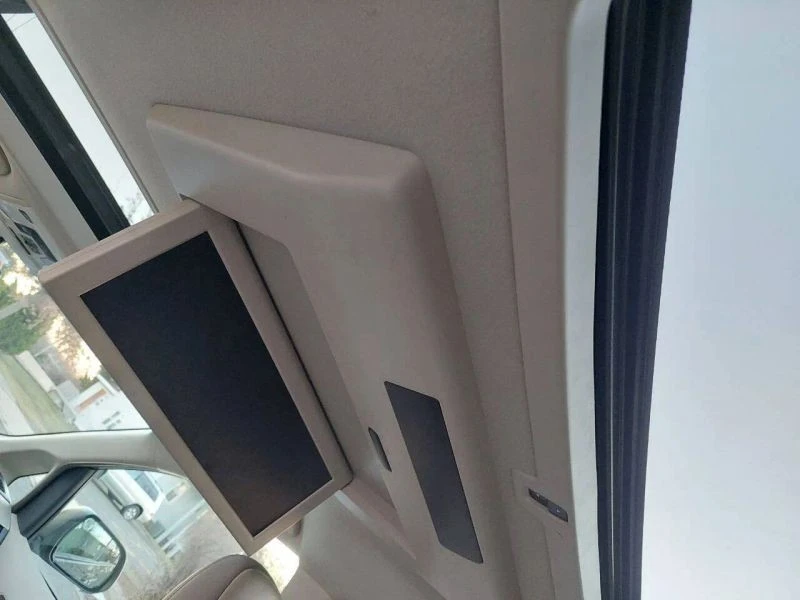 2014 Toyota Sienna 3rd Gen - Image 6 of 12