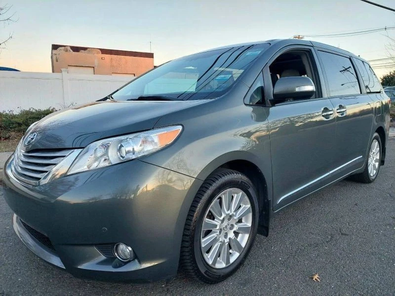 2014 Toyota Sienna 3rd Gen - Image 2 of 12