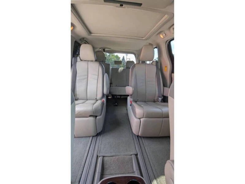 2014 Toyota Sienna 3rd Gen - Image 7 of 11