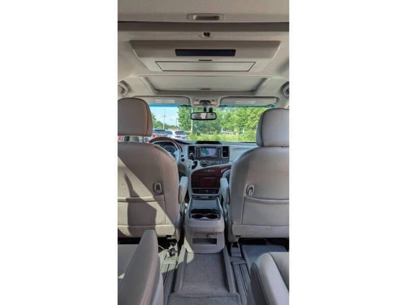 2014 Toyota Sienna 3rd Gen - Image 11 of 11