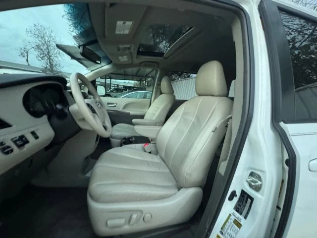 2014 Toyota Sienna 3rd Gen - Image 3 of 8
