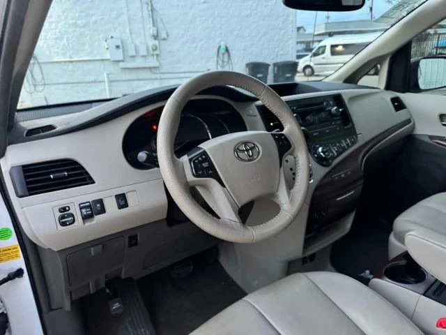 2014 Toyota Sienna 3rd Gen - Image 2 of 8