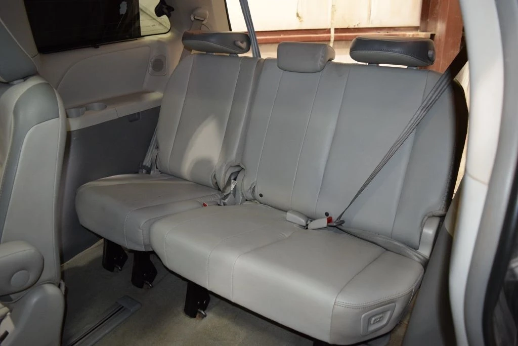 2014 Toyota Sienna 2nd Gen - Image 19 of 21