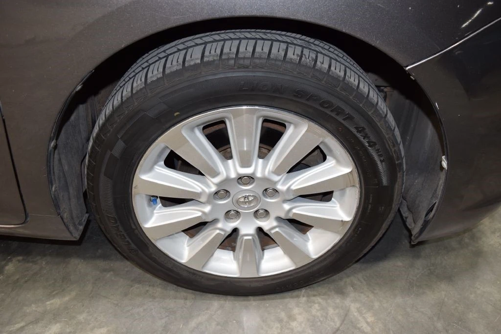 2014 Toyota Sienna 2nd Gen - Image 10 of 21
