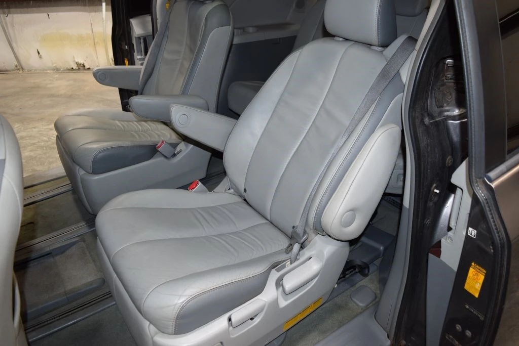 2014 Toyota Sienna 2nd Gen - Image 17 of 21