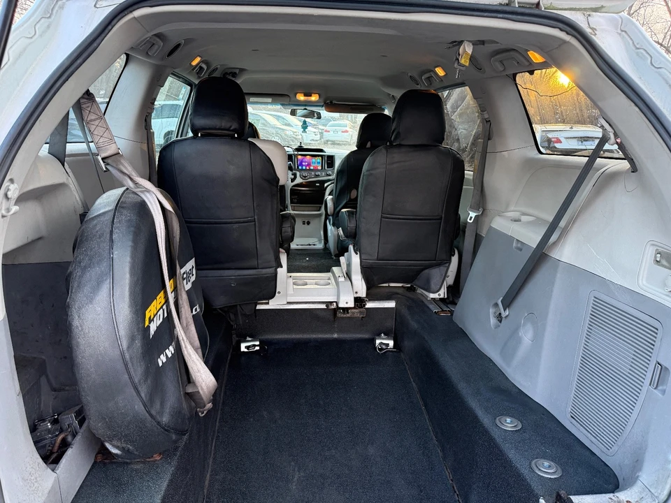 2014 Toyota Sienna 3rd Gen - Image 19 of 19