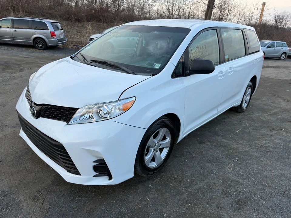 2014 Toyota Sienna 3rd Gen - Image 2 of 19