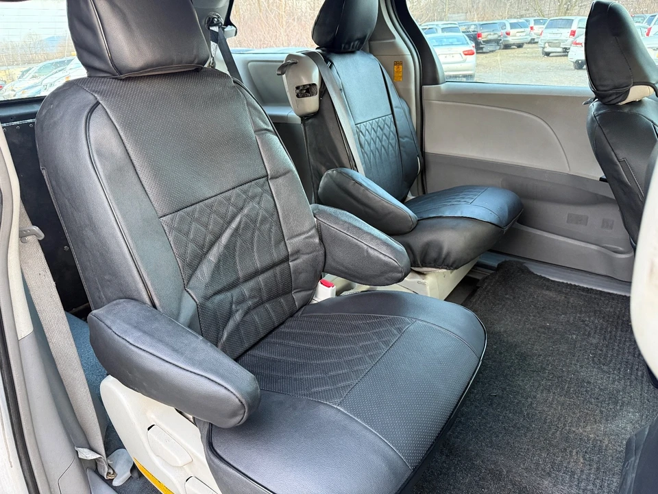 2014 Toyota Sienna 3rd Gen - Image 18 of 19