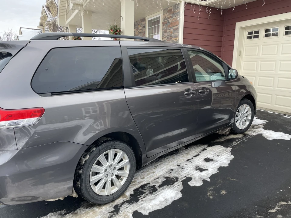 2014 Toyota Sienna 2nd Gen - Image 2 of 18
