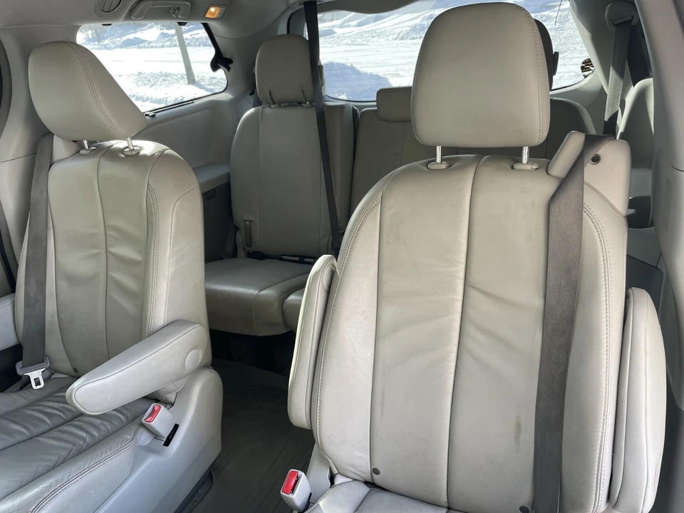 2014 Toyota Sienna 2nd Gen - Image 7 of 18