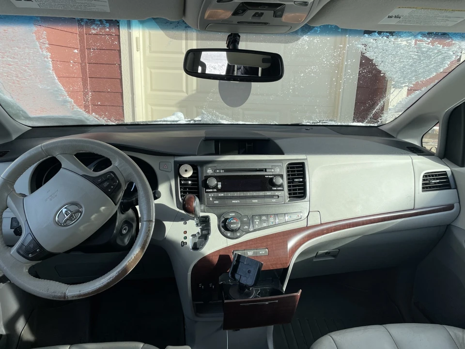 2014 Toyota Sienna 2nd Gen - Image 5 of 18