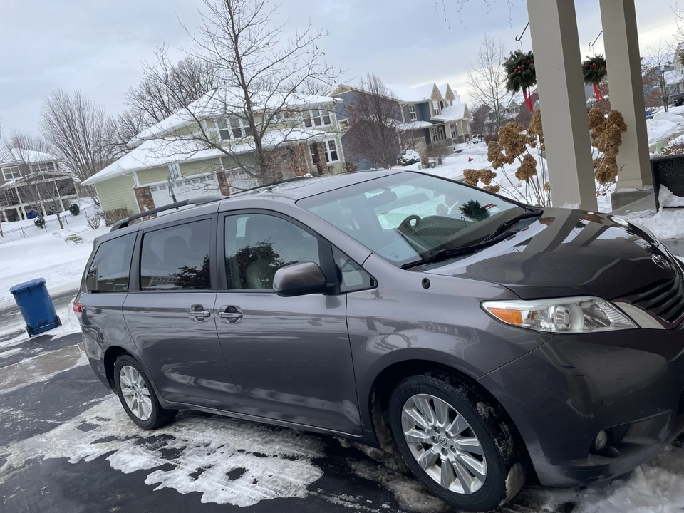2014 Toyota Sienna 2nd Gen - Image 3 of 18