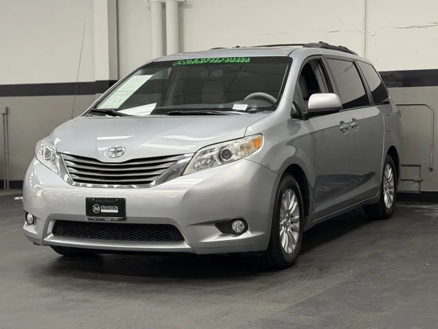 2014 Toyota Sienna 3rd Gen - Image 7 of 12