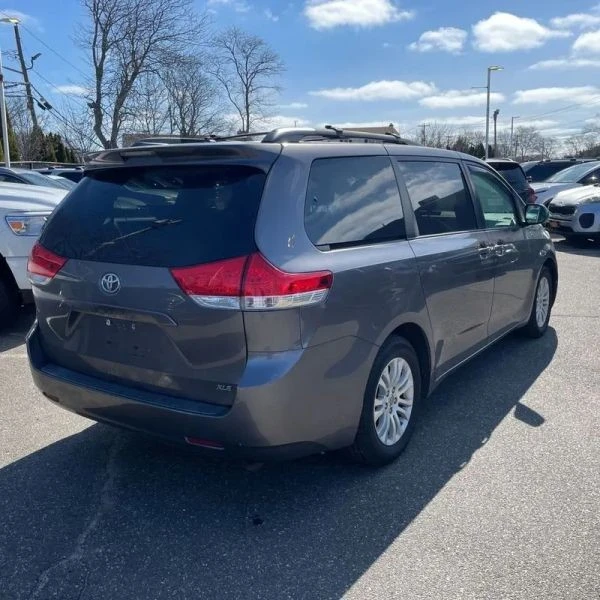 2014 Toyota Sienna 3rd Gen - Image 8 of 12