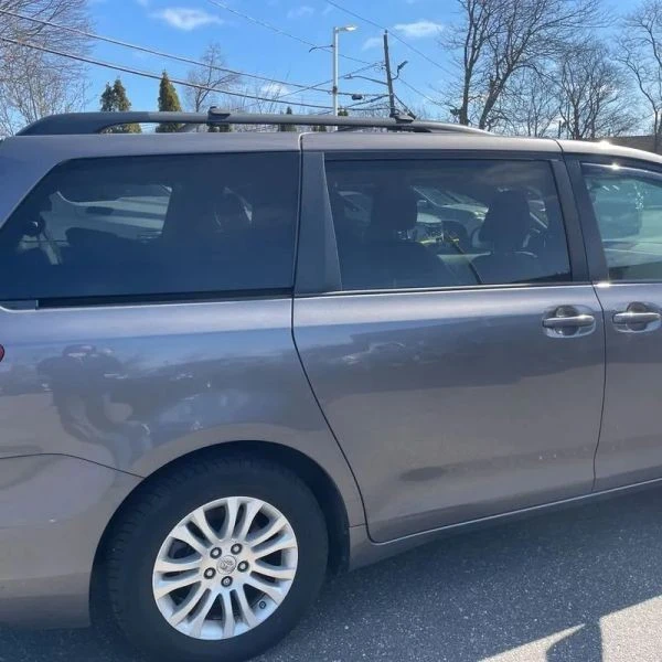 2014 Toyota Sienna 3rd Gen - Image 9 of 12