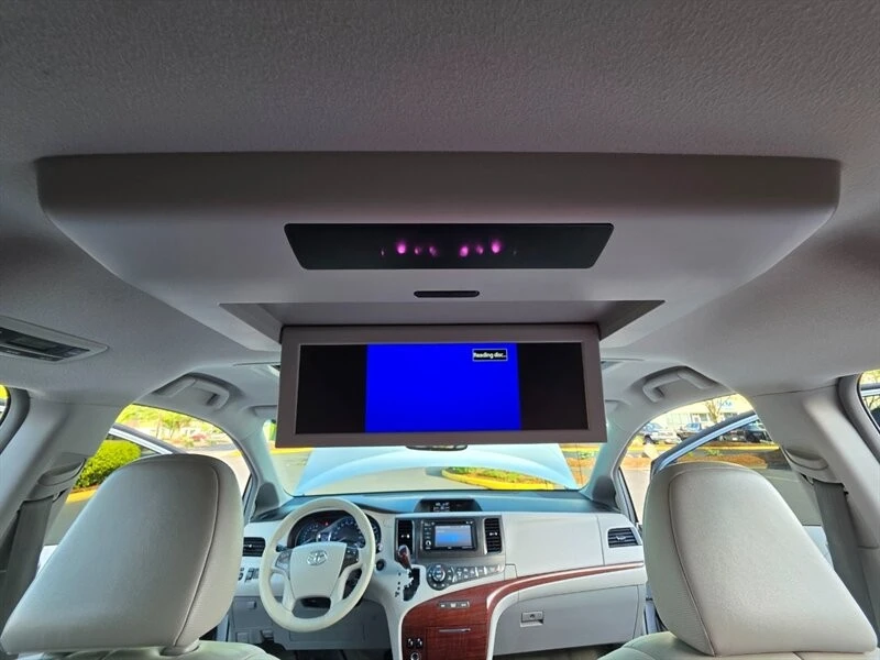 2014 Toyota Sienna 3rd Gen - Image 21 of 21