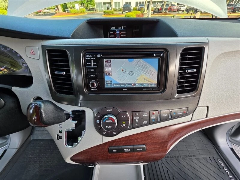 2014 Toyota Sienna 3rd Gen - Image 20 of 21