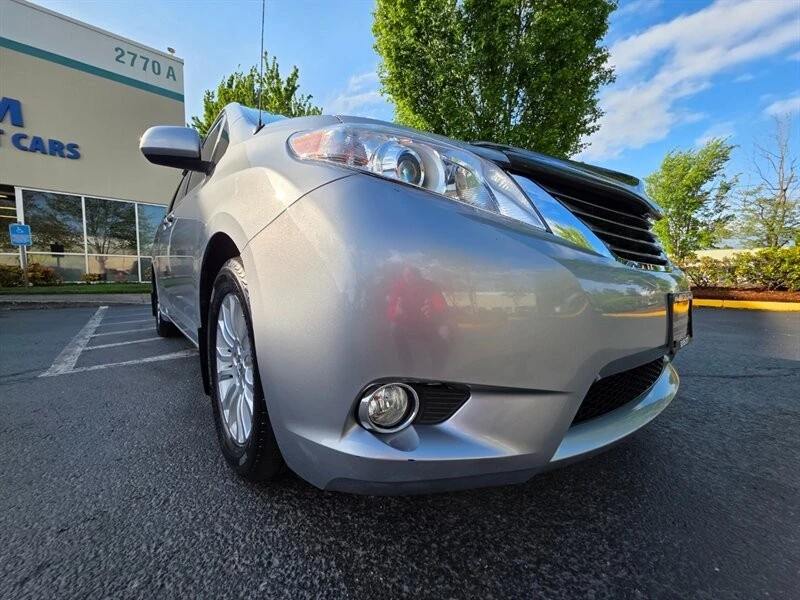 2014 Toyota Sienna 3rd Gen - Image 9 of 21