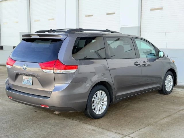 2014 Toyota Sienna 2nd Gen - Image 5 of 21