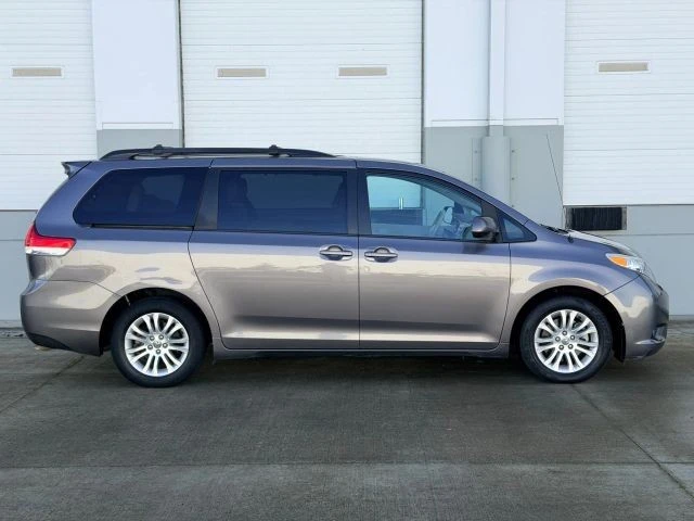 2014 Toyota Sienna 2nd Gen - Image 6 of 21
