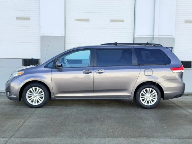 2014 Toyota Sienna 2nd Gen - Image 2 of 21