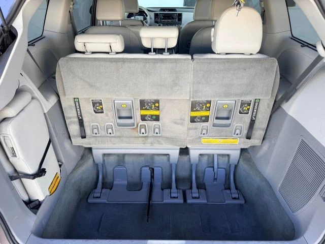 2014 Toyota Sienna 2nd Gen - Image 13 of 21