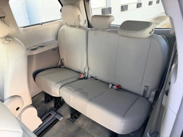 2014 Toyota Sienna 2nd Gen - Image 12 of 21
