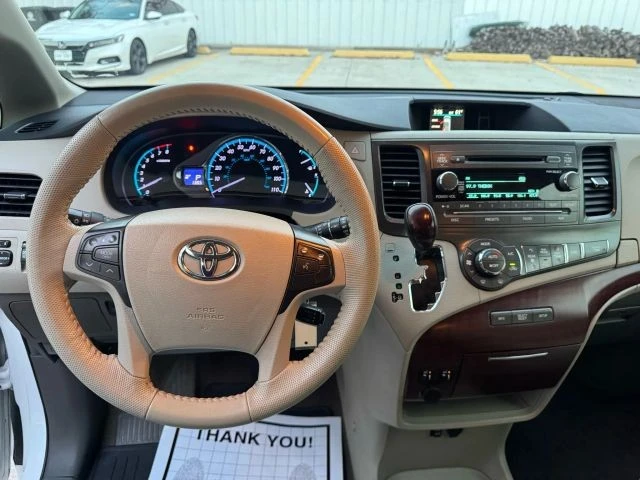 2014 Toyota Sienna 3rd Gen - Image 3 of 21