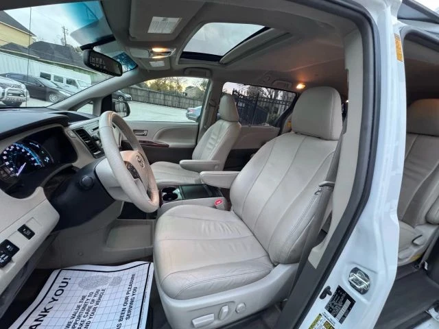 2014 Toyota Sienna 3rd Gen - Image 8 of 21