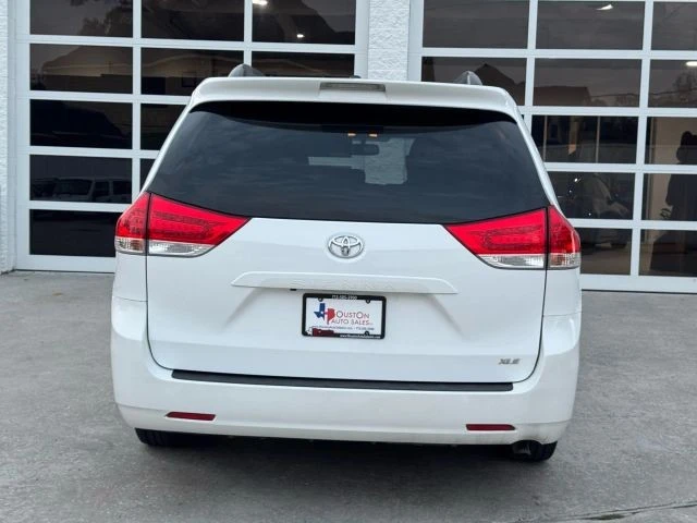 2014 Toyota Sienna 3rd Gen - Image 12 of 21