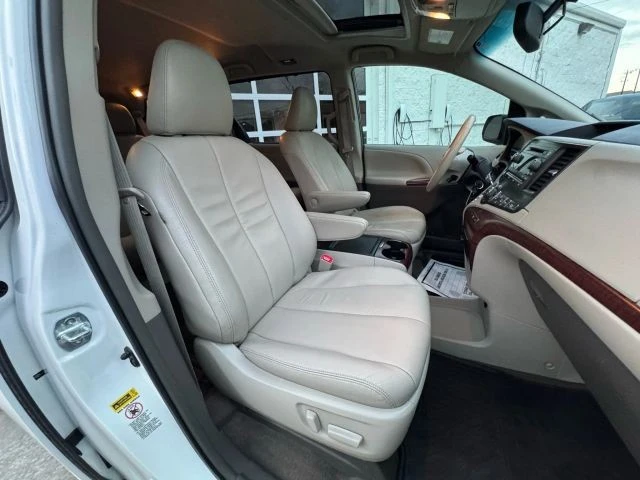 2014 Toyota Sienna 3rd Gen - Image 11 of 21