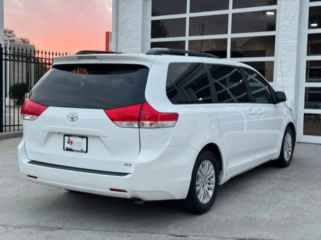 2014 Toyota Sienna 3rd Gen - Image 9 of 21